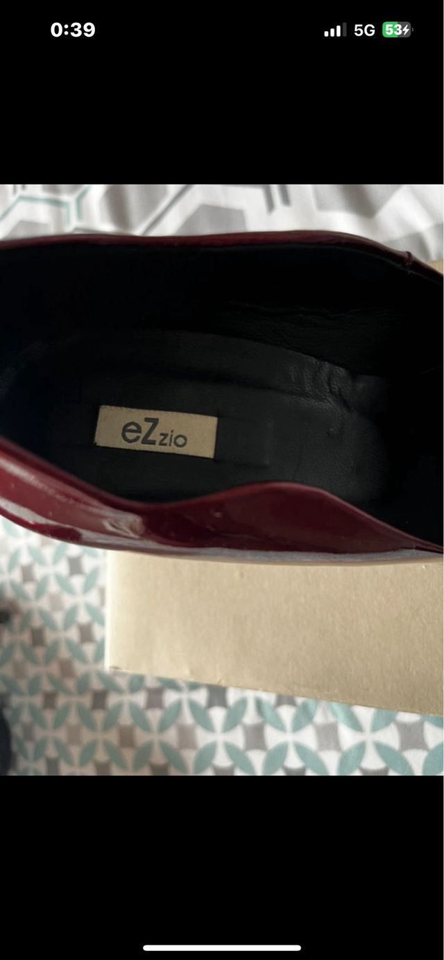 Tacones de piel burdeos