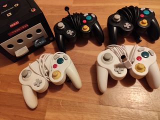 Nintendo GameCube + 4 mandos+Mario Bros +adaptador