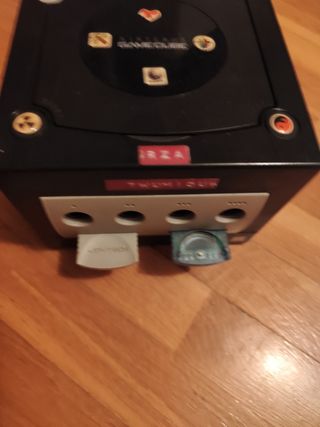 Nintendo GameCube + 4 mandos+Mario Bros +adaptador