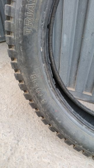 Neumáticos Trial 4.00x18 y 2.75x21 Usado 30€ los 2