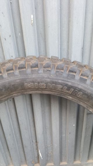 Neumáticos Trial 4.00x18 y 2.75x21 Usado 30€ los 2