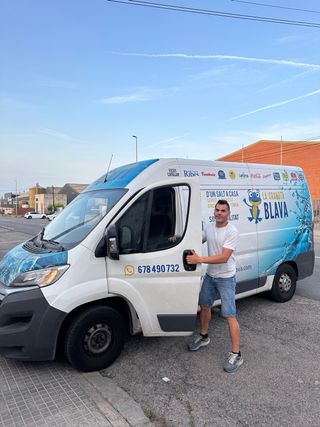Mudanzas y transporte – Furgoneta con chófer