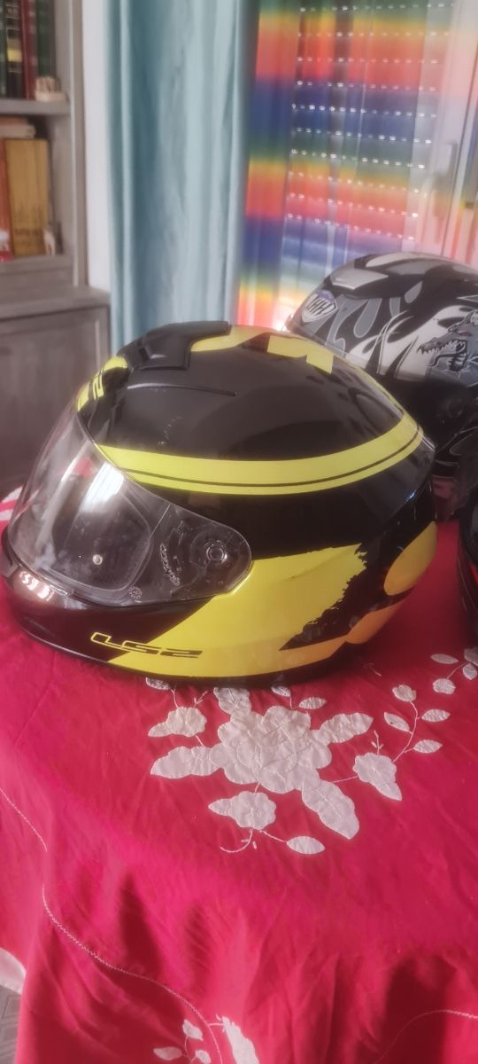 2 Cascos Moto LS2 Negro y Amarillo, casco gris