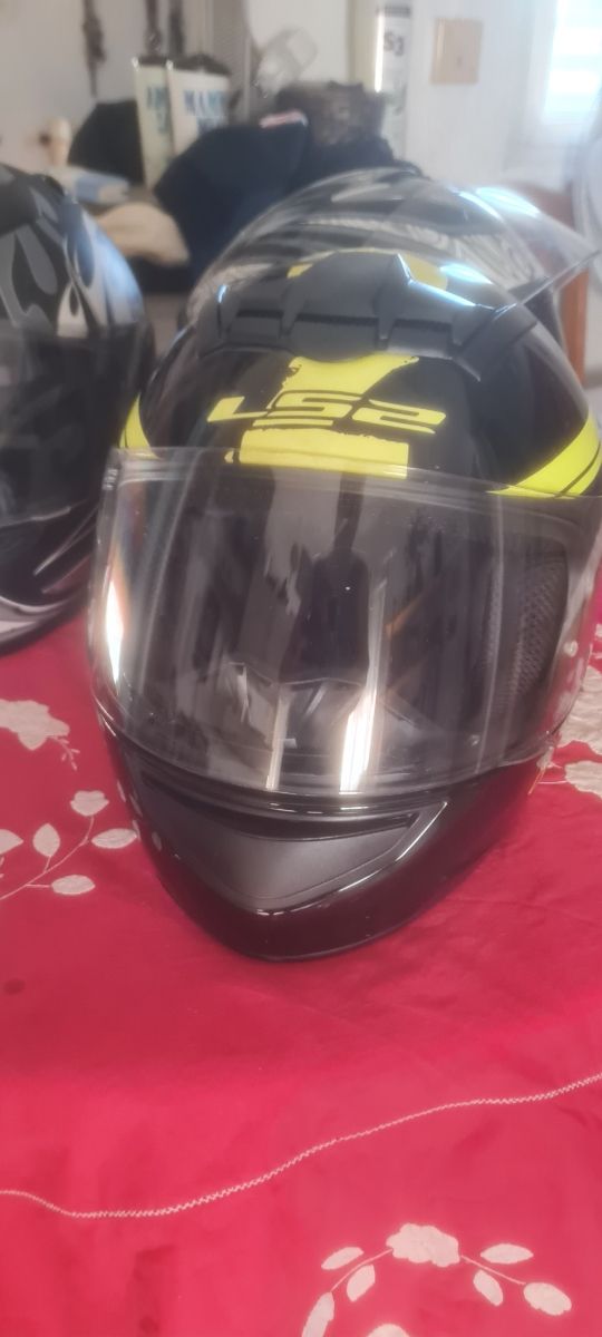2 Cascos Moto LS2 Negro y Amarillo, casco gris