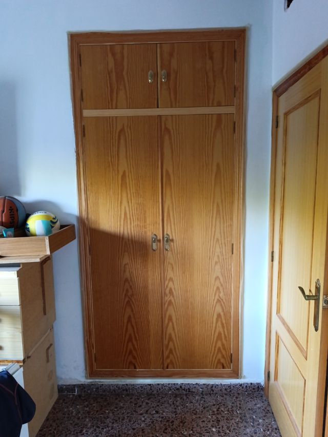 Armario empotrado de madera