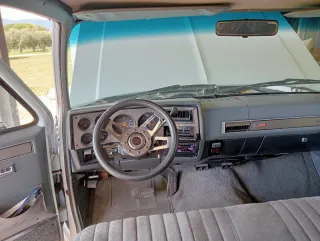 Chevrolet suburban  1987