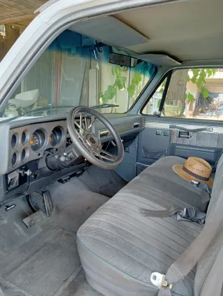 Chevrolet suburban  1987