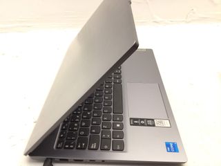 pc portatil lenovo 83er