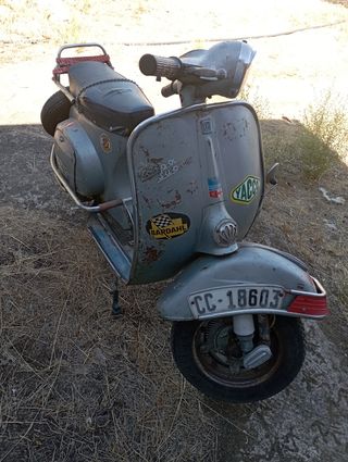 Vespa Moto Clásica, tiene 60 años, ITV al día.