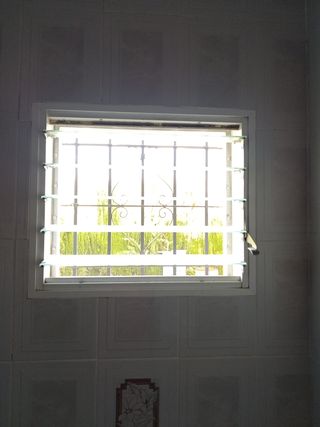 6 Ventanas con rejas de seguridad
150€ por ventana