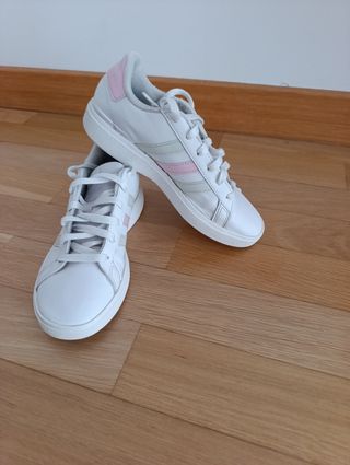 Zapatillas Adidas Blancas y Rosas
