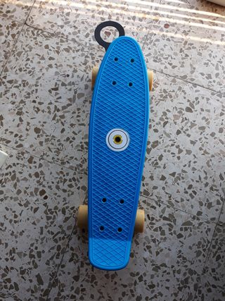 Monopatín azul para niño