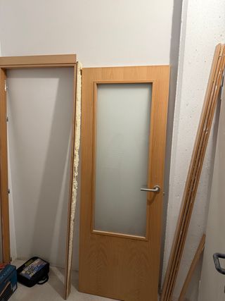 Puerta haya vaporizada con cristal