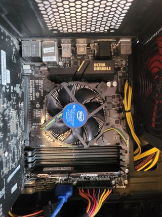 Torre PC NOX Negra Poco Uso