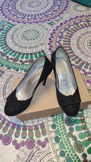 Zapatos Negros Piel Tacón Lazo