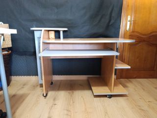 Escritorio madera, metal y plástico