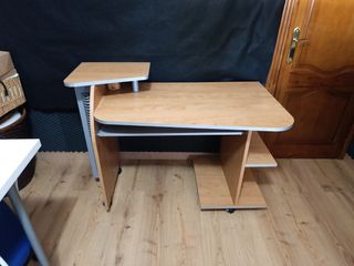 Escritorio madera, metal y plástico