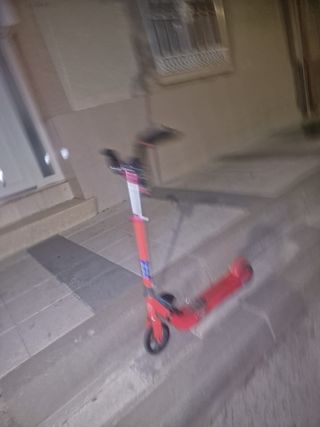 Patinete rojo
