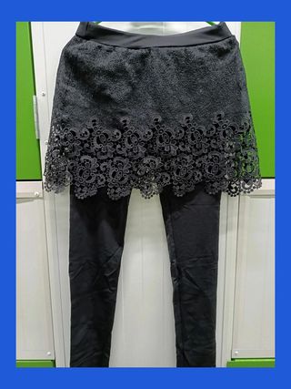 Leggings Calzedonia negros con falda encaje