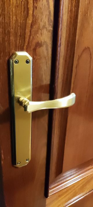 Puerta maciza acristalada de interior