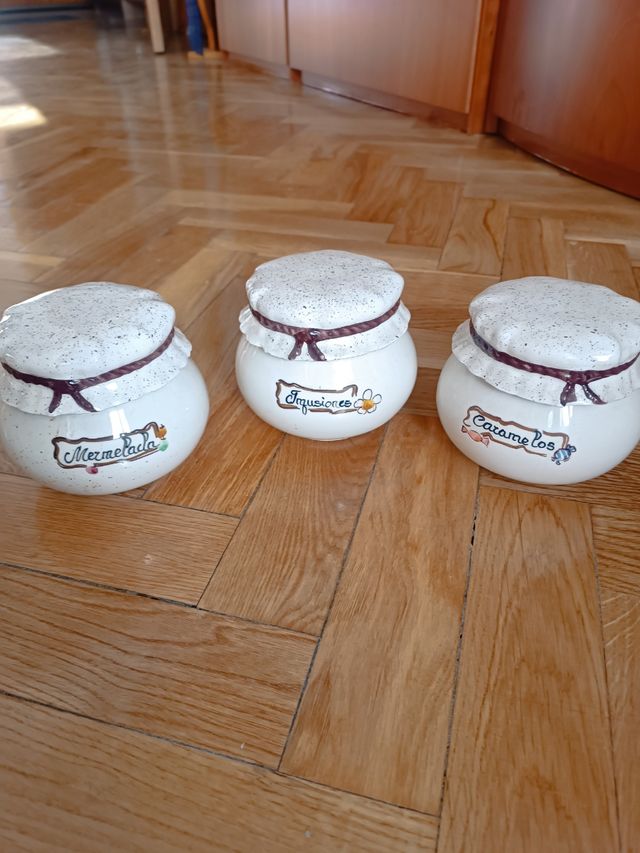 Vasetti in ceramica decorati (3 unità)