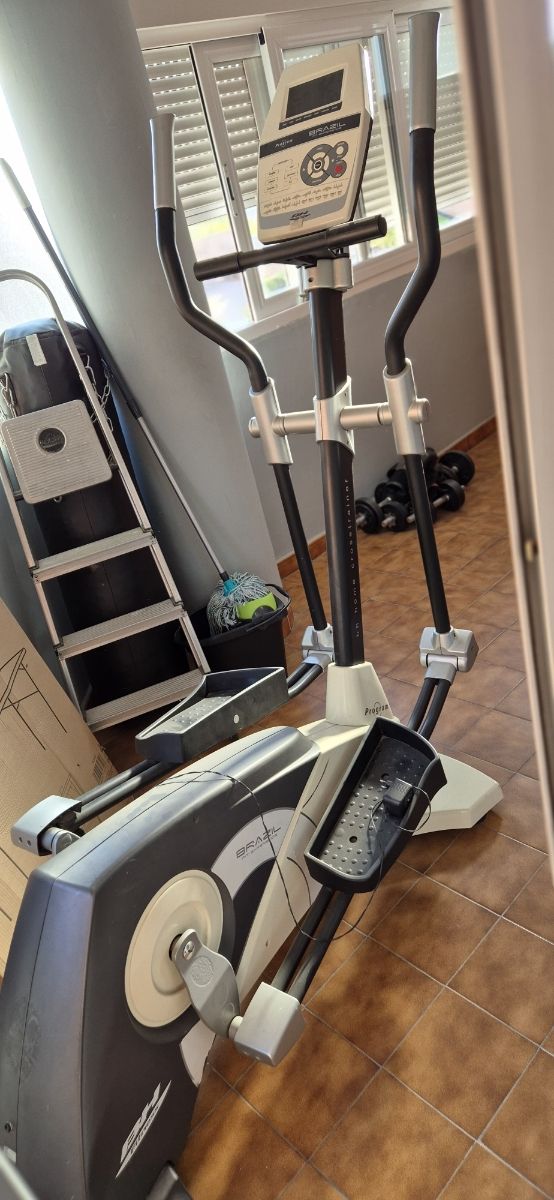 Bicicleta elíptica poco uso