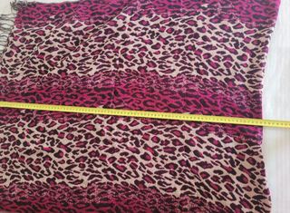 PAÑUELO PARA CUELLO ESTAMPADO LEOPARDO.