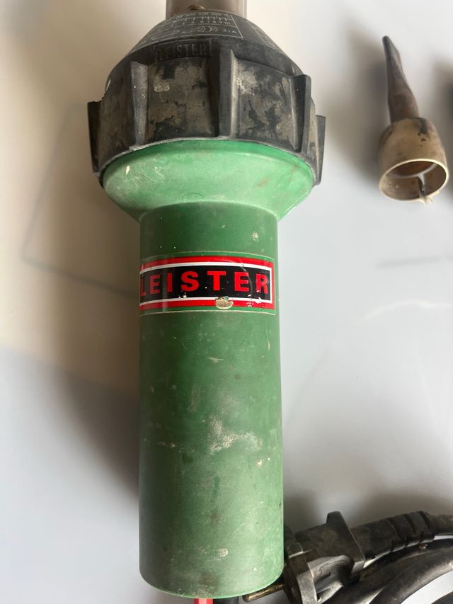 Saldatore LEISTER con accessori