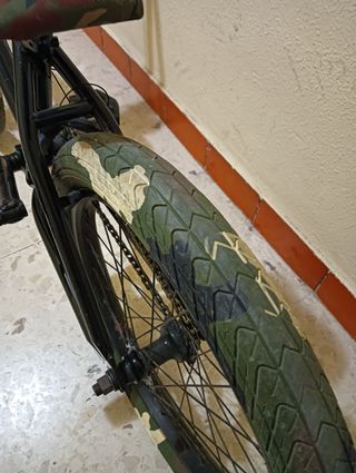 Bicicleta BMX Negra Camuflaje