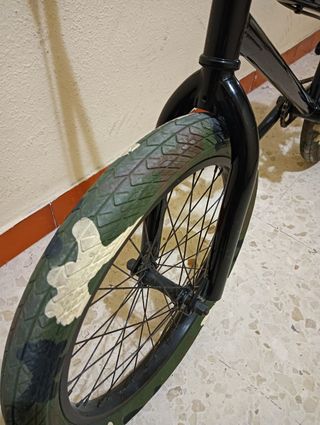 Bicicleta BMX Negra Camuflaje