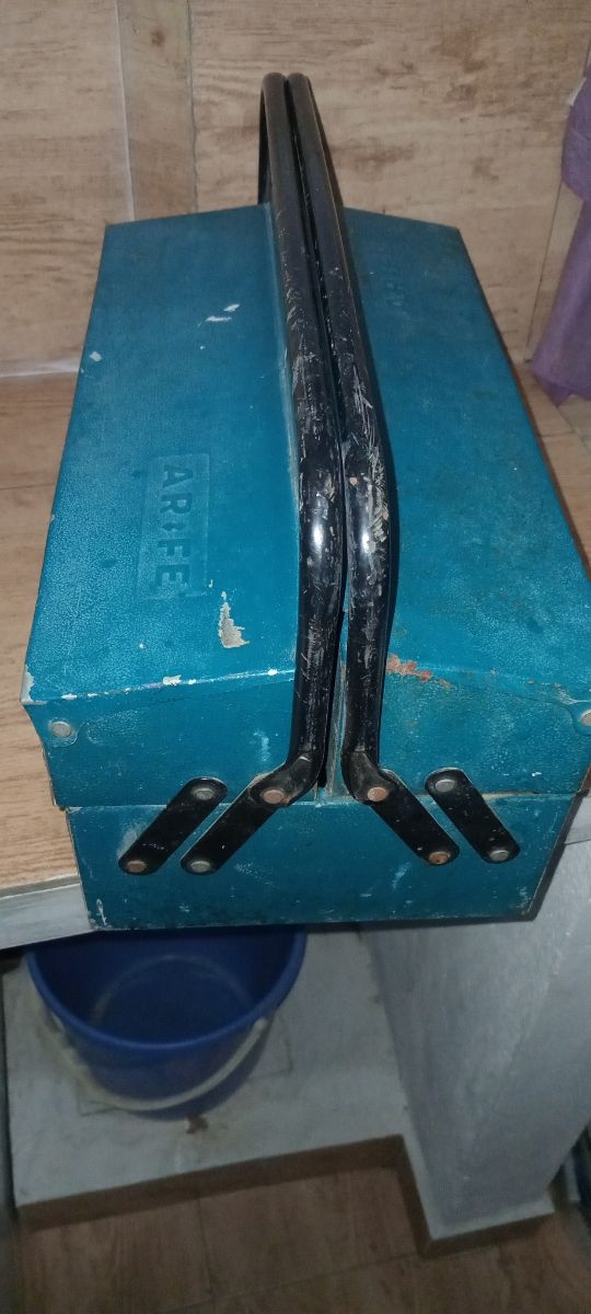 Caja de herramientas azul