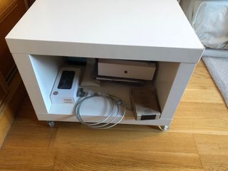 mesita auxiliar blanca de ikea con ruedas