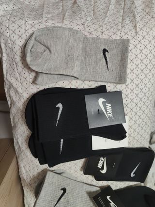 5 pares 15 € Calcetines Nike blancos 
Valen