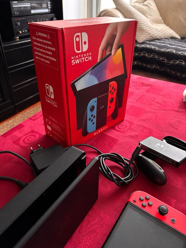 Nintendo Switch OLED - Azul y Rojo