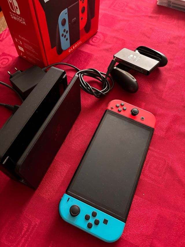 Nintendo Switch OLED - Azul y Rojo
