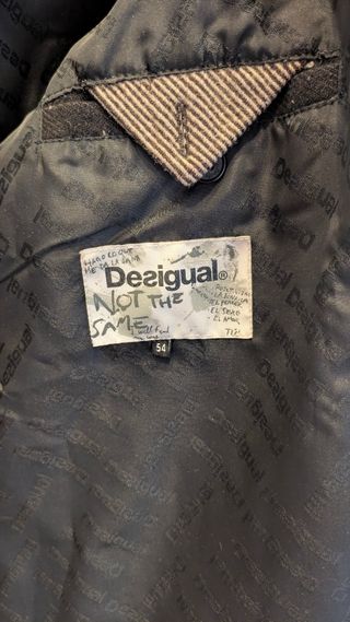 Elegante Chaqueton marca desigual  54