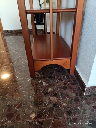 Estantería de madera maciza rústica