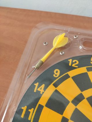 Diana con dardos metálicos