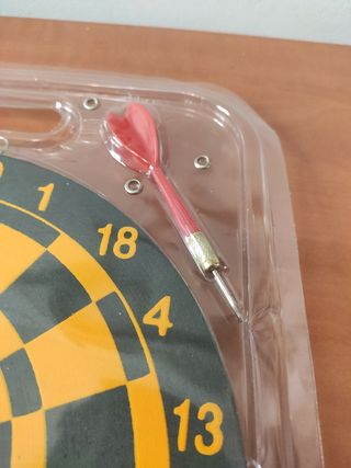 Diana con dardos metálicos