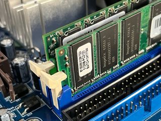 Placa Base ASRock P4I65G + CPU + RAM