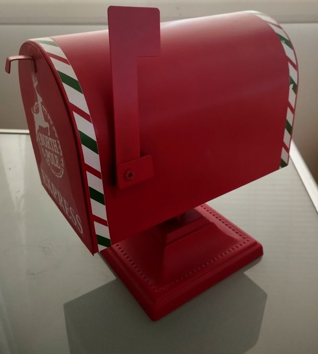 NAVIDAD Buzón de metal de sobremesa (o pie*)