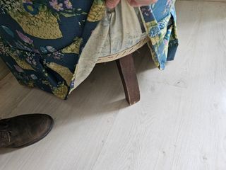 Sillón de tela estampado floral