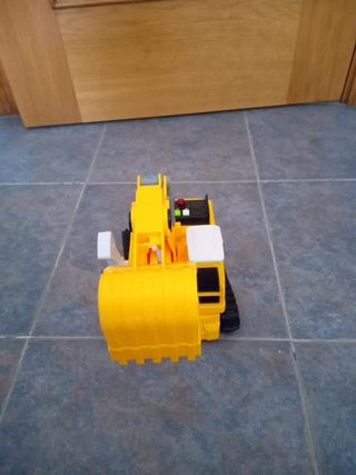 Tractor  grande con remolque buen estado