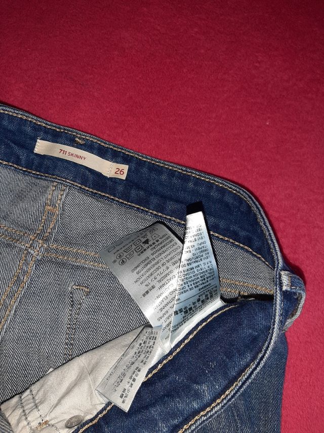 Vedi misure scrive 26 
Dovrebbe essere un 44