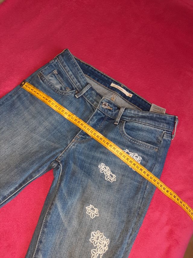 Vedi misure scrive 26 
Dovrebbe essere un 44