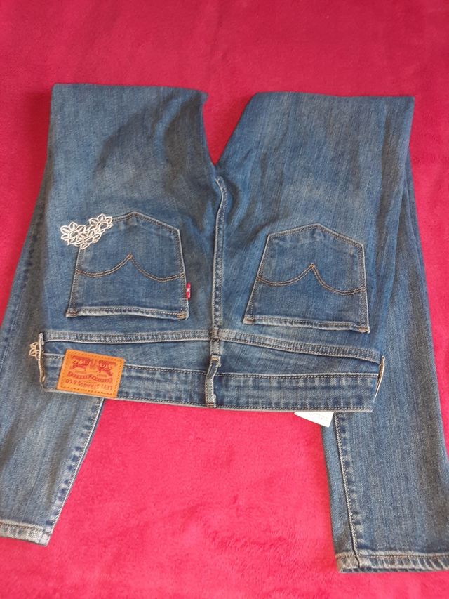 Vedi misure scrive 26 
Dovrebbe essere un 44