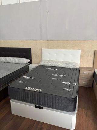 Se vende Canapé y Colchón 135x190 oferta.