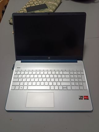 HP Laptop 15s-eq2xxx Plata y Azul
