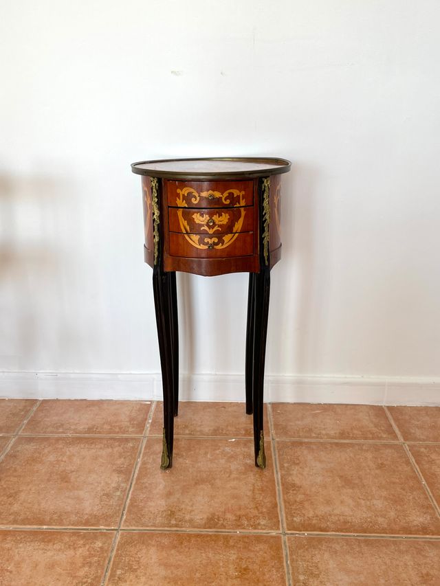 Mesa lateral francesa em marchetaria do século XIX