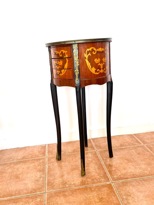 Mesa lateral francesa em marchetaria do século XIX